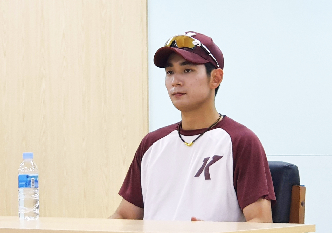 cute korean baseball players