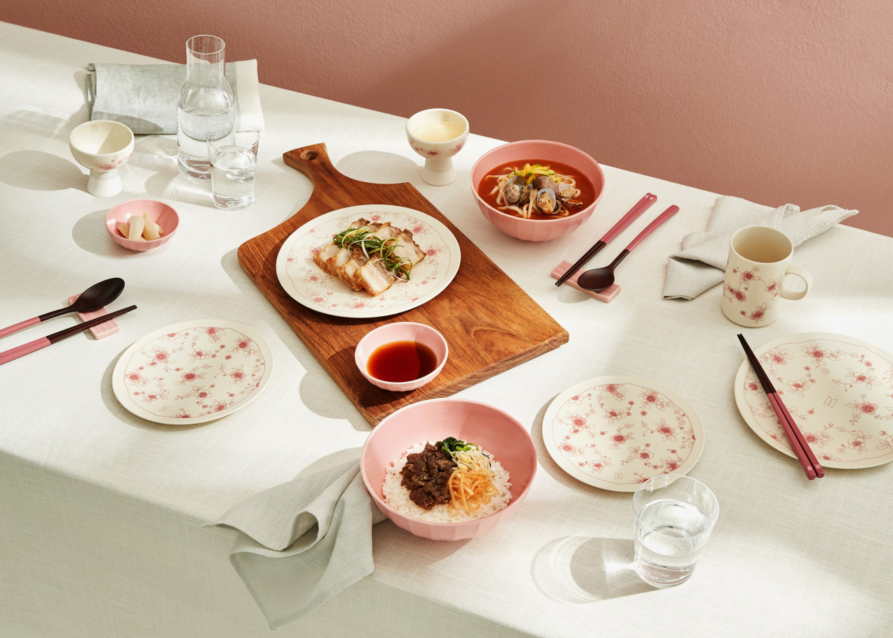 Ceramics maker Kwangjuyo’s tableware collection inspired by K-pop sensation BTS’ 2019 record “Map of the Soul: Persona” (Kwangjuyo)