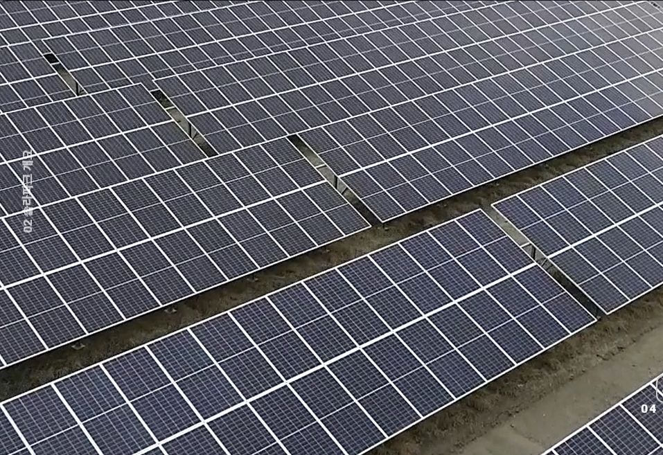 Solar modules at Hanyang’s solar power plant (Hanyang)