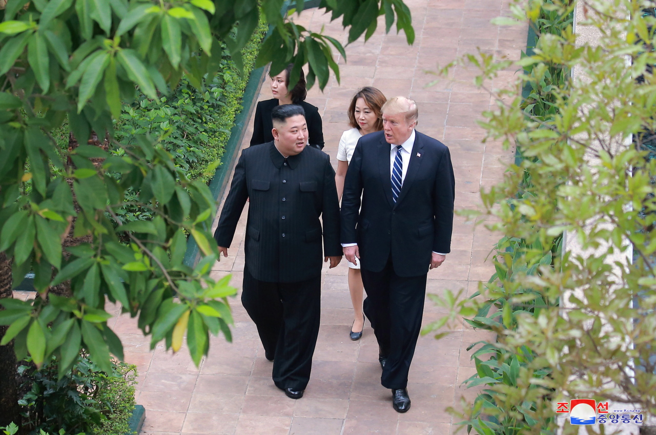 North Korean leader Kim Jong-un (left) and US President Donald Trump (KCNA-Yonhap)