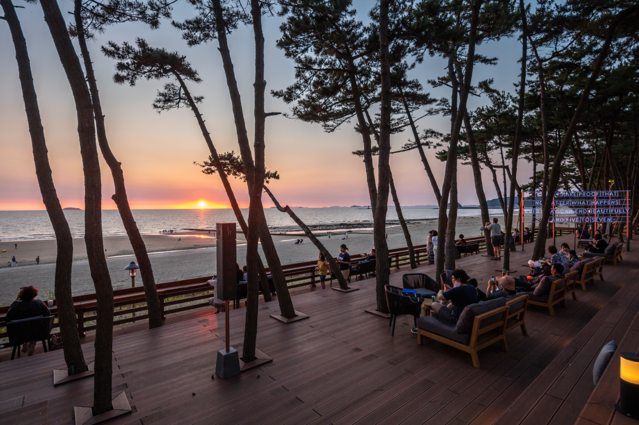 Sunset view from beach terrace Island 57 at Island Resom (Resom Resort)