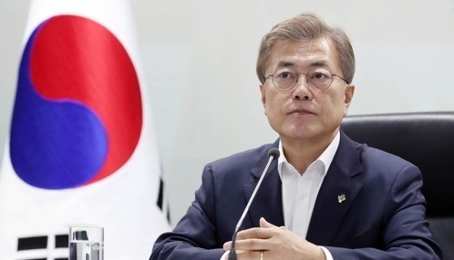 This photo, provided by the presidential office Cheong Wa Dae on June 8, 2017, shows President Moon Jae-in presiding over a National Security Council session at the office in Seoul. (Yonhap)