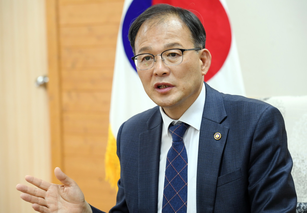 Korea Forest Service Minister Park Chong-ho (Korea Forest Service)