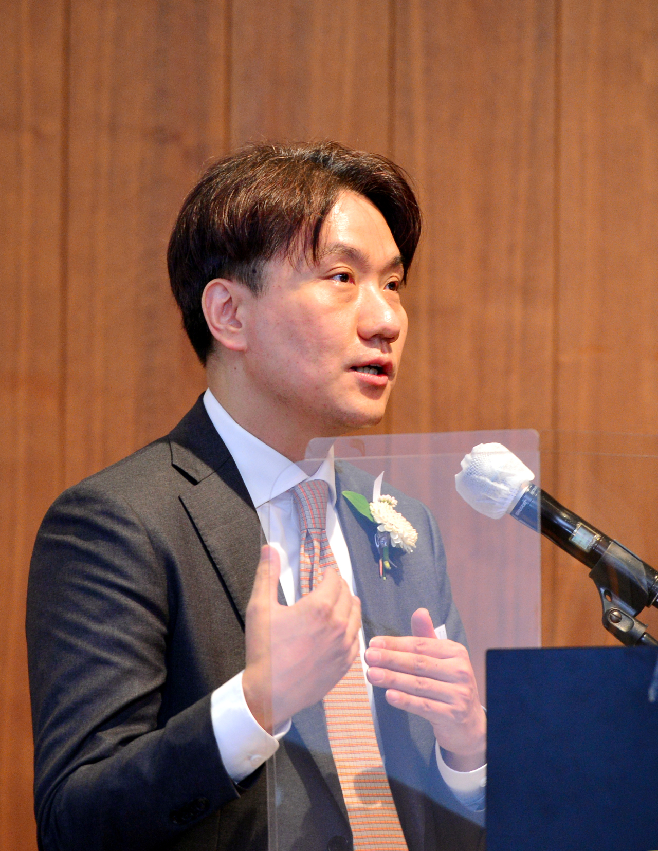 Lee Hyoung-Joo, director general of the FSC’s financial innovation bureau, speaks at the Korea Herald Finance Forum: “Korean economy on road to revolution” at The Shilla Seoul Wednesday. (Park Hyun-koo/The Korea Herald)