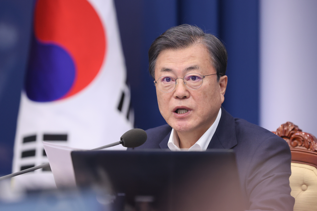 President Moon Jae-in speaks during a Cabinet meeting at Sheong Wa Dae in Seoul, Teusday. (Yonhap)