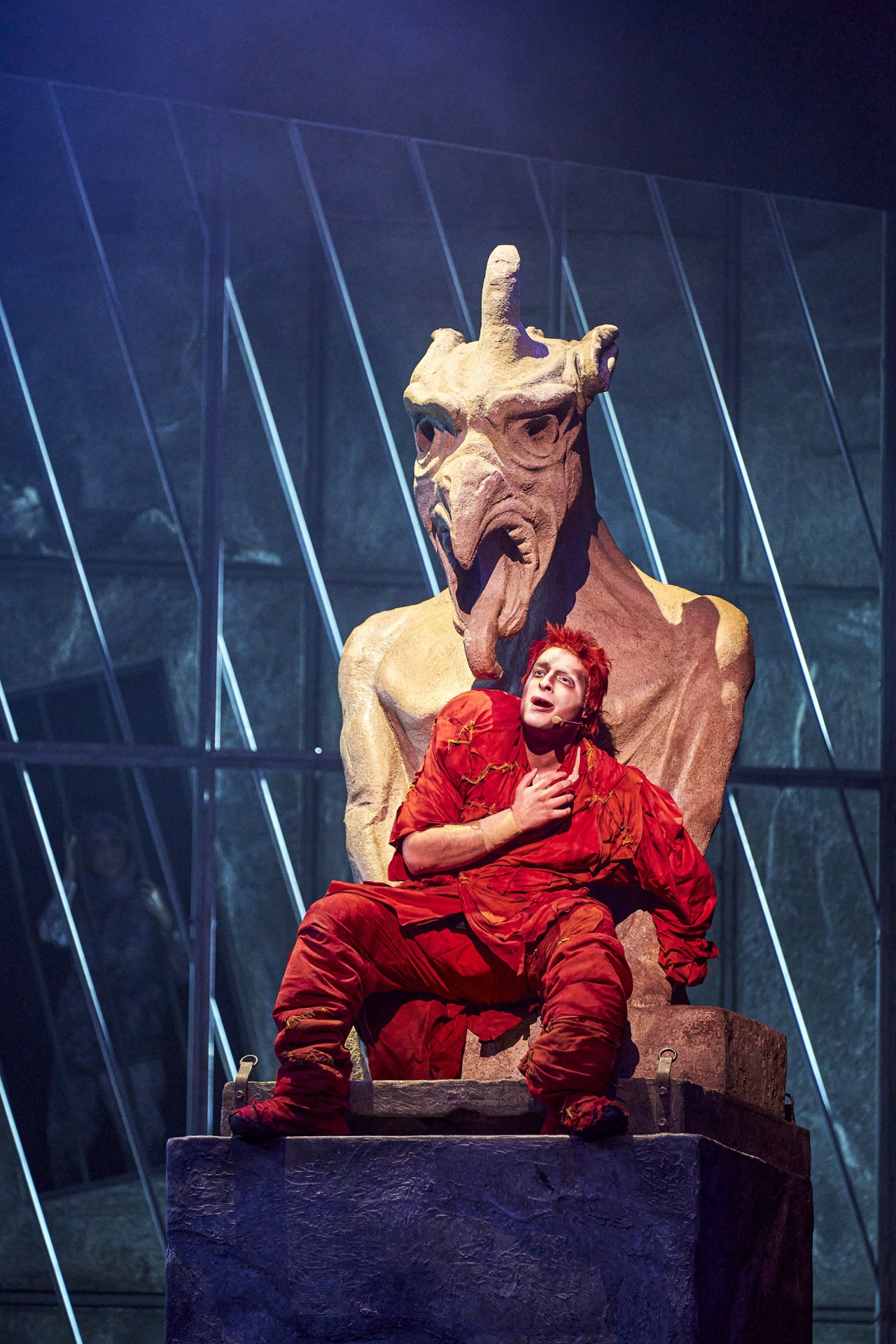 Angelo del Vecchio, who plays the role of Quasimodo, sings “Ou est-elle” onstage. (Mast Entertainment)