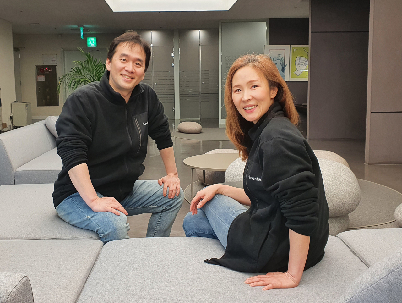 TheVentures Co-founders Ho Chang-seong (left) and Moon Ji-won (Park Ga-young/The Korea Herald)