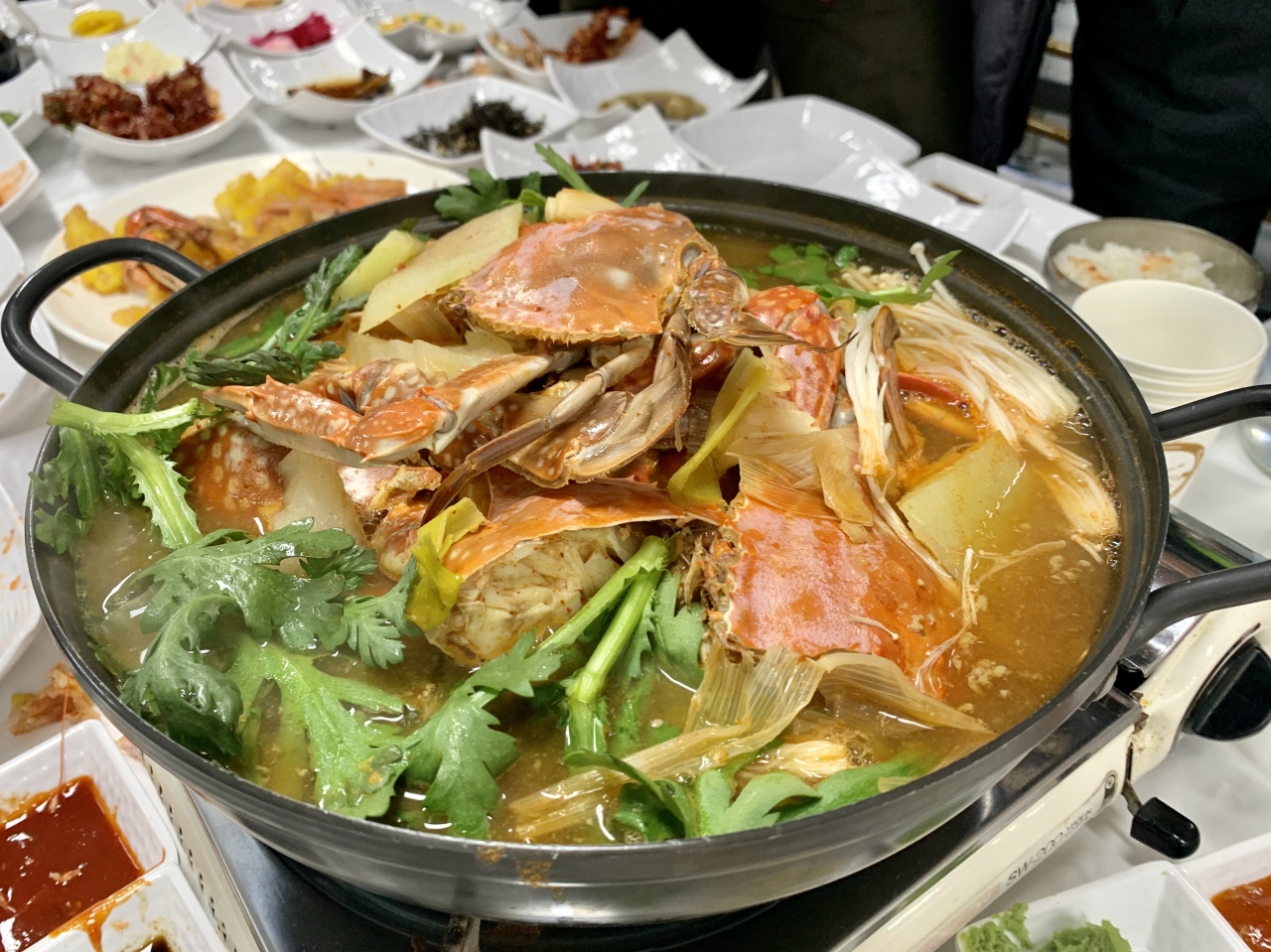 Kkotgetang, spicy blue crab stew (Im Eun-byel / The Korea Herald)