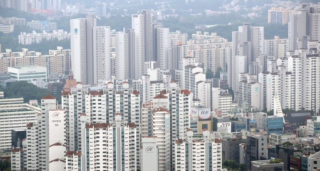 This file photo shows apartment buildings in Gangnam-gu, Seoul. (Yonhap)