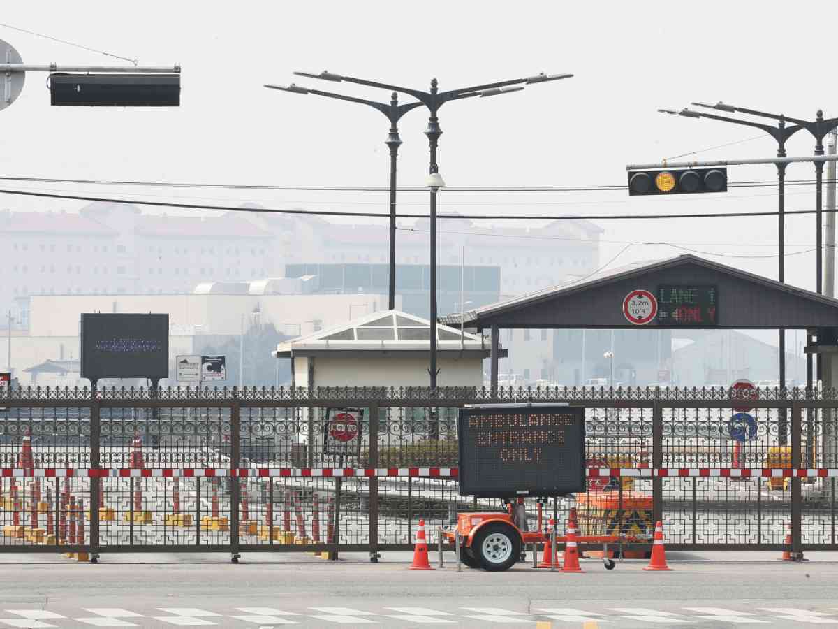 This photo shows a gate of the US base Camp Humphreys in Pyeongtaek, south of Seoul. (Yonhap)