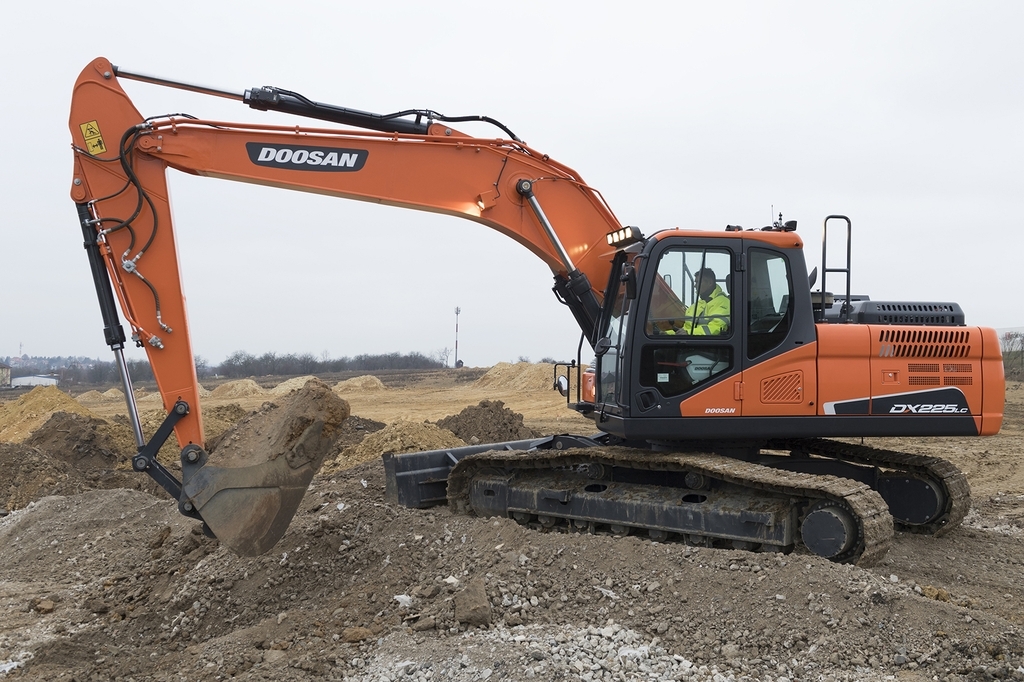 This photo provided by Doosan Infracore Co. last Wednesday, shows an excavator produced by the company. (Doosan Infracore Co.)