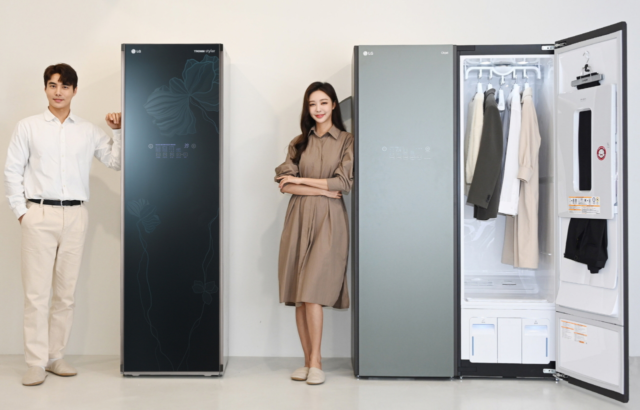 Eye on Business] 10th anniversary of Styler: Electronic closet invented by  LG creates new market