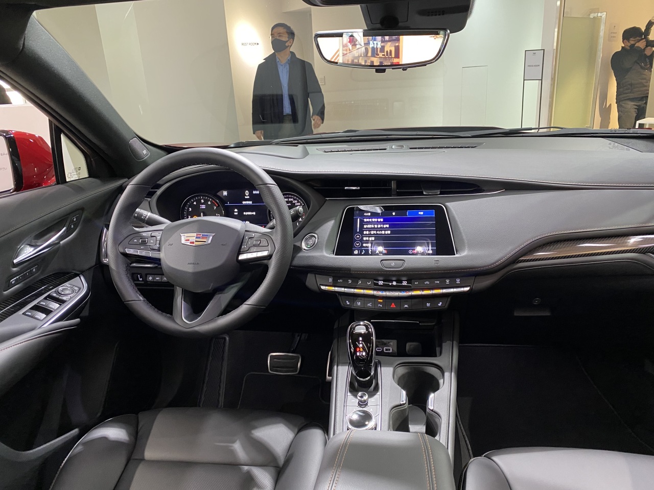 Inside the Cadillac XT4 (Jo He-rim/The Korea Herald)
