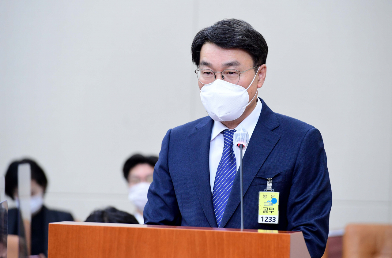 Posco Chairman and Chief Executive Officer Choi Jeong-woo attends a parliamentary committee hearing on Feb. 22. (Yonhap)