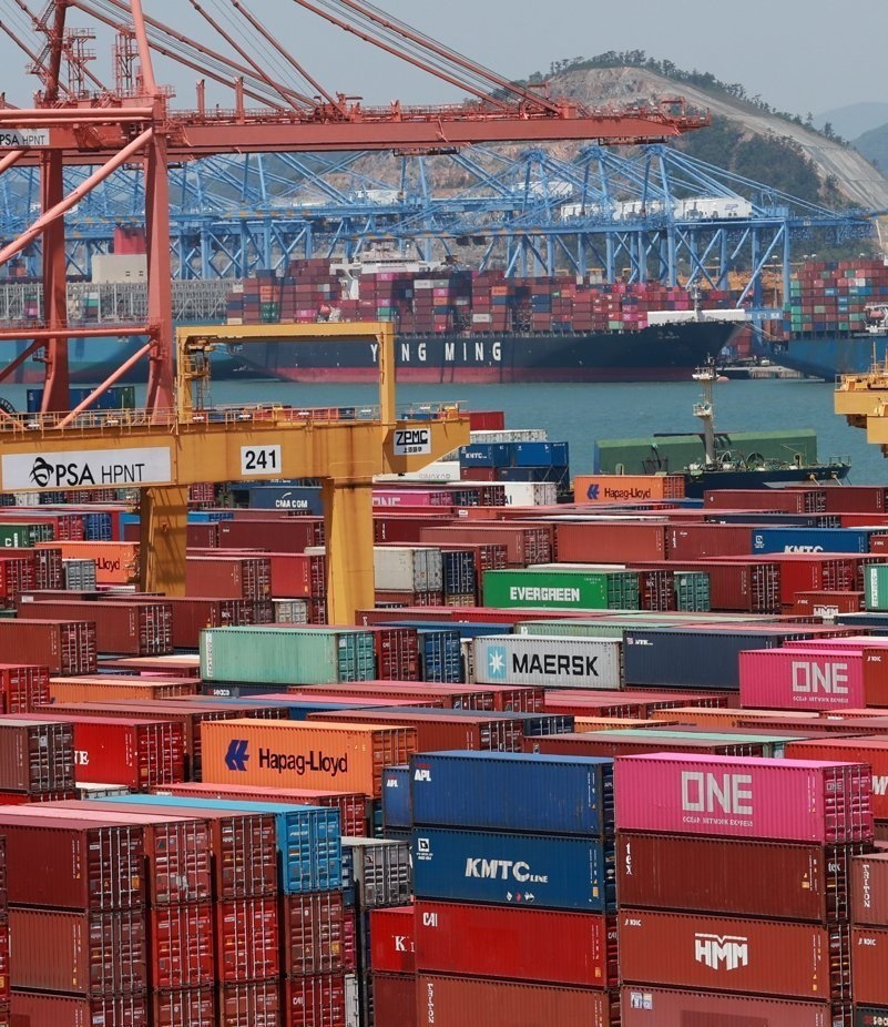 Busan New Port in South Korea's largest port city of Busan is jammed with containers on May 13, 2020. (Yonhap)