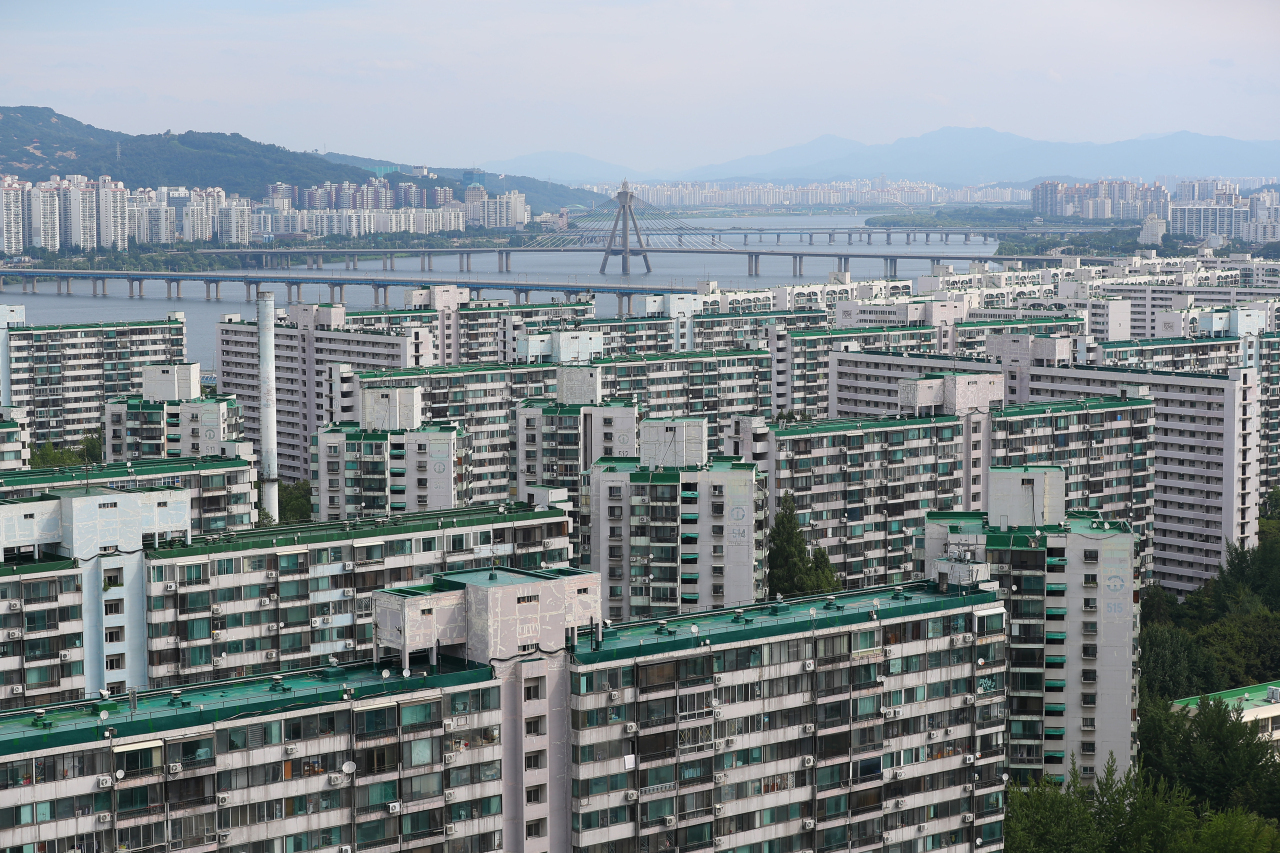 Apartment complexes in Seoul (Yonhap)