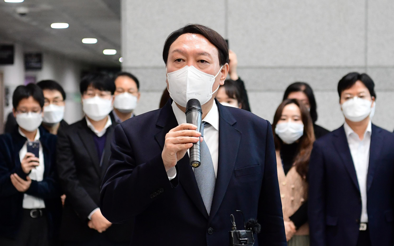 Yoon Seok-youl makes farewell remarks at the Supreme Prosecutors Office in Seoul, following his resignation as prosecutor general, in this file photo on March 4, 2021. (Yonhap)