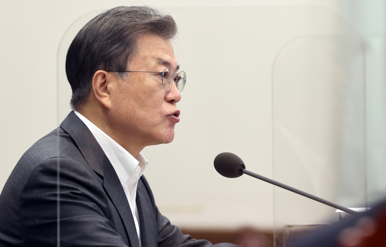 President Moon Jae-in speaks during a Cabinet meeting held at Cheong Wa Dae in Seoul on Tuesday. (Yonhap)