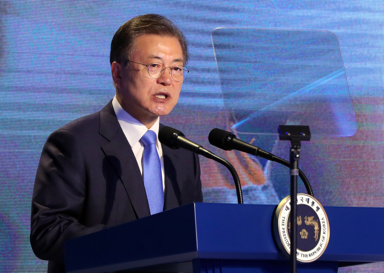 President Moon Jae-in delivers a speech during the 48th Commerce & Industry Day event held at the headquarters of the Korea Chamber of Commerce and Industry (KCCI) in Seoul on Wednesday. (Yonhap)