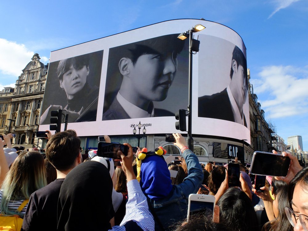 A Hyundai Motor ad featuring BTS appeared on a digital billboard at Piccadilly Circus in London in June 1, 2019. (Yonhap)