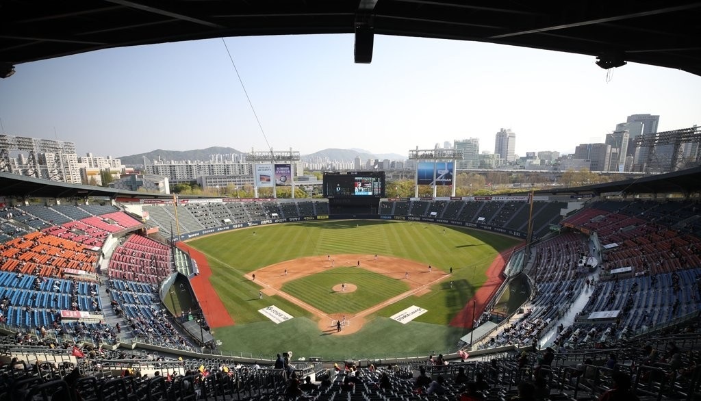 This file photo taken on April 18, 2021, shows Jamsil Baseball Stadium in southern Seoul. (Yonhap)