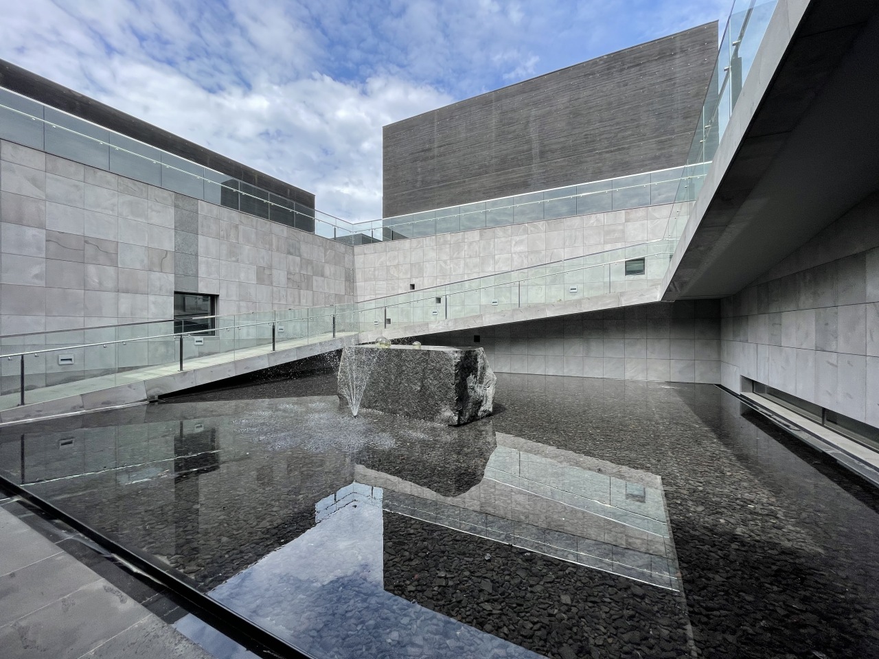 At Kim Tschang-yeul Art Museum Jeju, the courtyard features a water fountain and waterdrop installations, reflecting Kim’s passion. (Im Eun-byel/The Korea Herald)