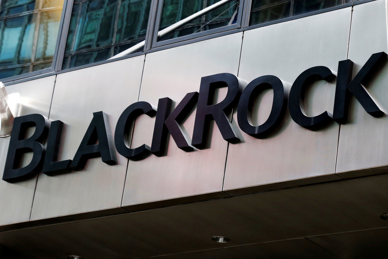 The BlackRock logo is seen outside of its offices in New York City. (Reuters-Yonhap)