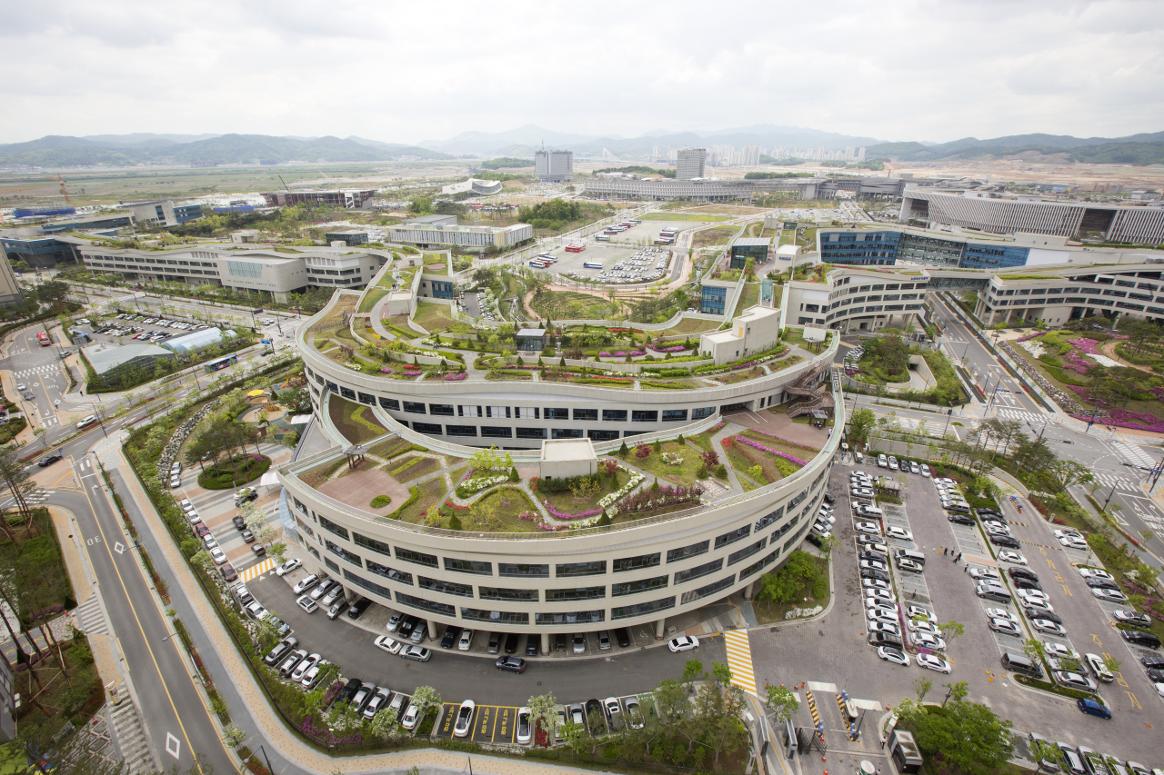 The rooftop garden at Government Complex Sejong (Sejong City)