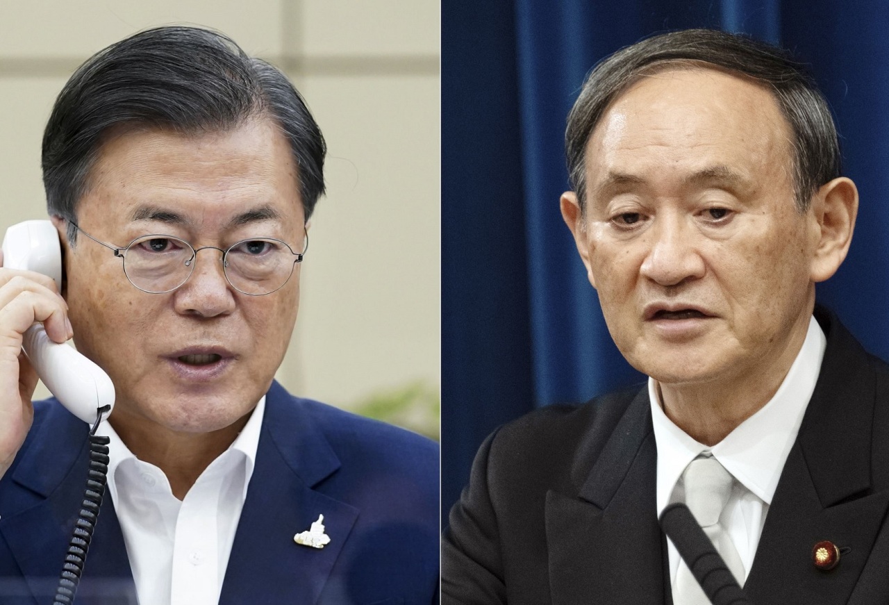 President Moon Jae-in and Japanese Prime Minister Yoshihide Suga (Yonhap)
