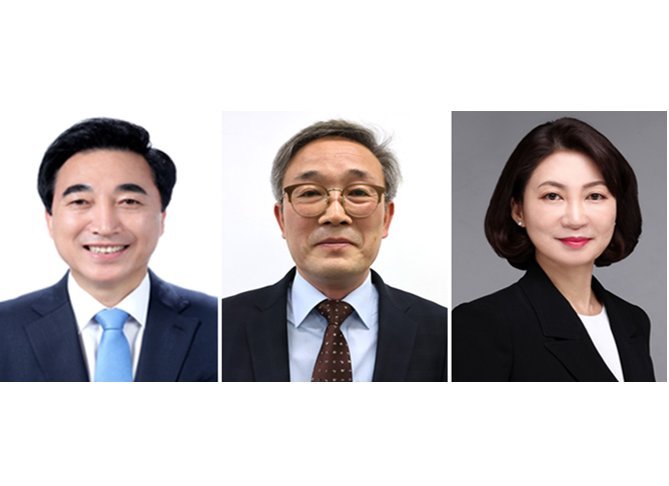 From left are Park Soo-hyun, named as senior presidential secretary for public communication; Bang Jung-kyun, named as senior secretary for civic and social agenda; and Nam Young-sook, named as adviser for economic affairs, in a combination of photos provided by Cheong Wa Dae. (Cheong Wa Dae)