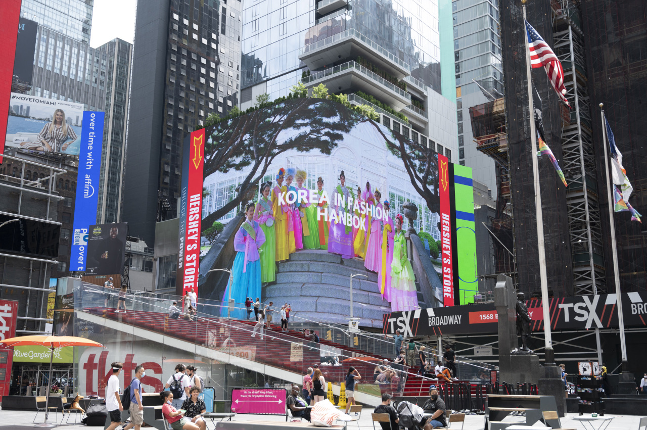 “Korea In Fashion” video screens at Times Square billboard in New York. (CHA)