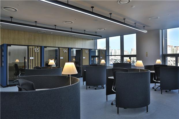 Cubicles and private research stations have been set aside for visiting scholars of Korean studies at the National Library of Korea. (National Library of Korea)