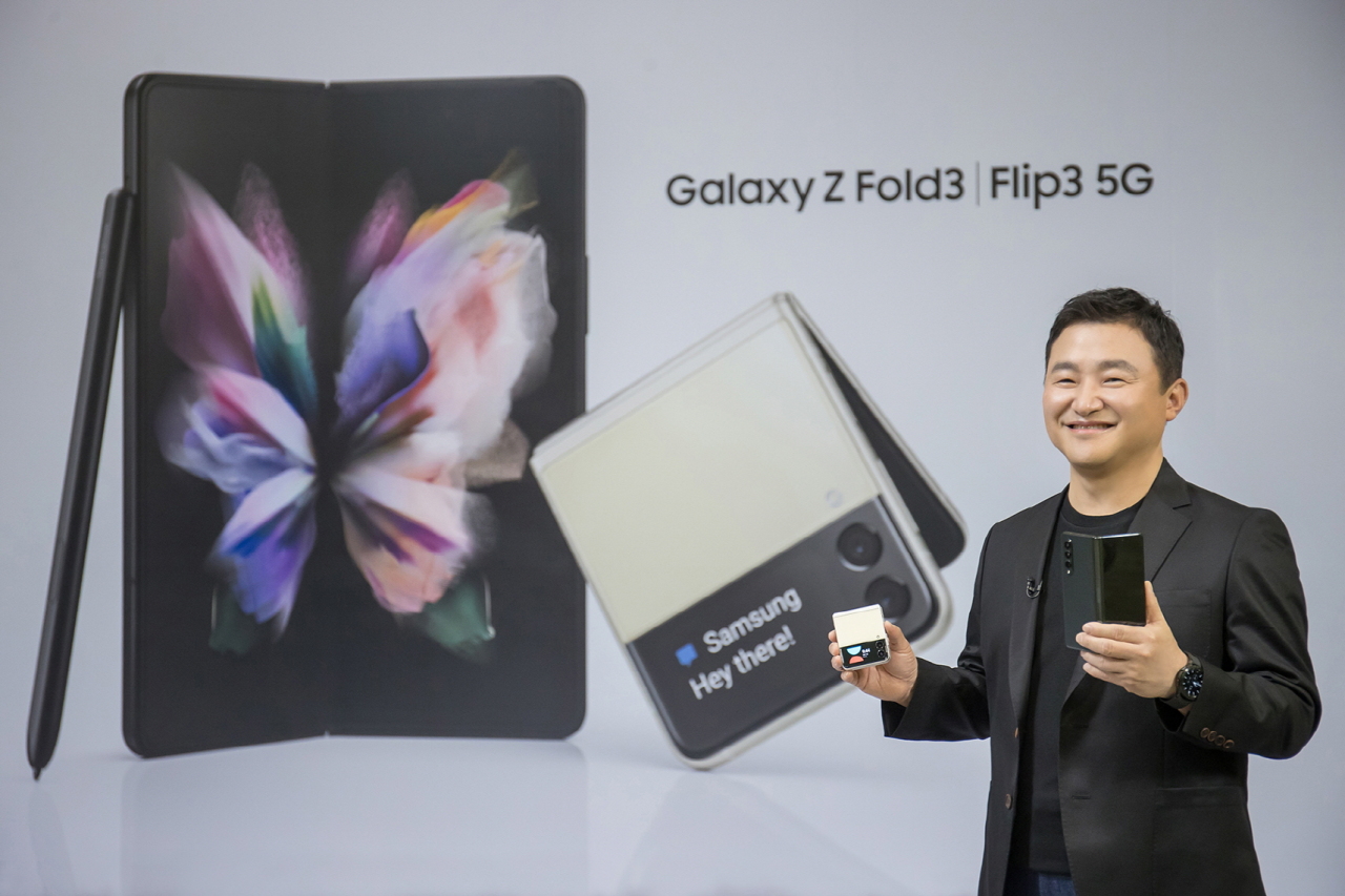 Samsung President Roh Tae-moon presents the Galaxy Z Fold3 and Z Flip3 during Samsung Unpacked on Wednesday. (Samsung Electronics)