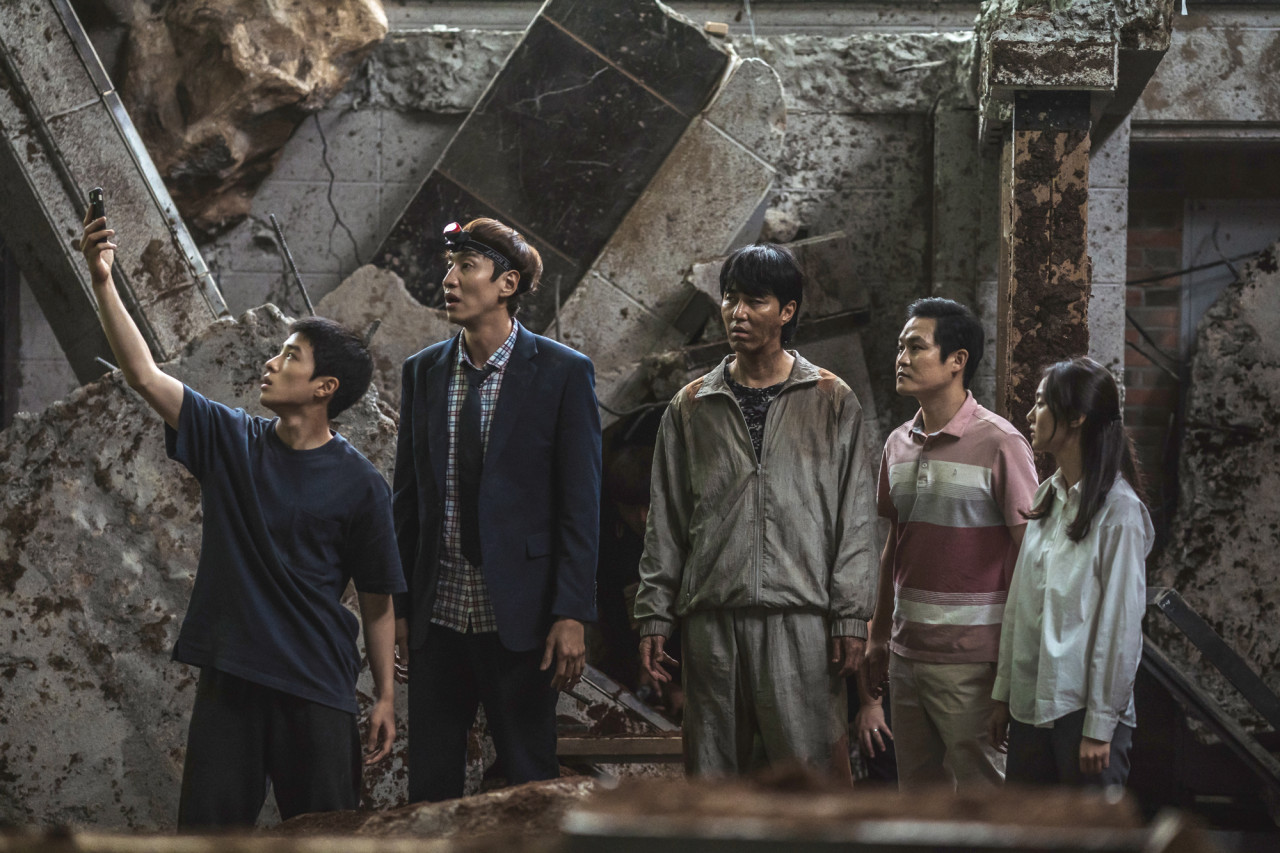 A scene from “‘Sinkhole,” directed by Kim Ji-hoon (Showbox)