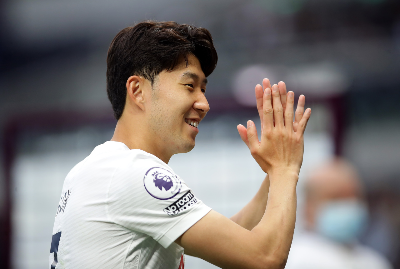 In this Reuters photo, Son Heung-min of Tottenham Hotspur celebrates his club's 1-0 victory over Manchester City in a Premier League match at Tottenham Hotspur Stadium in London on Sunday. (Reuters-Yonhap)