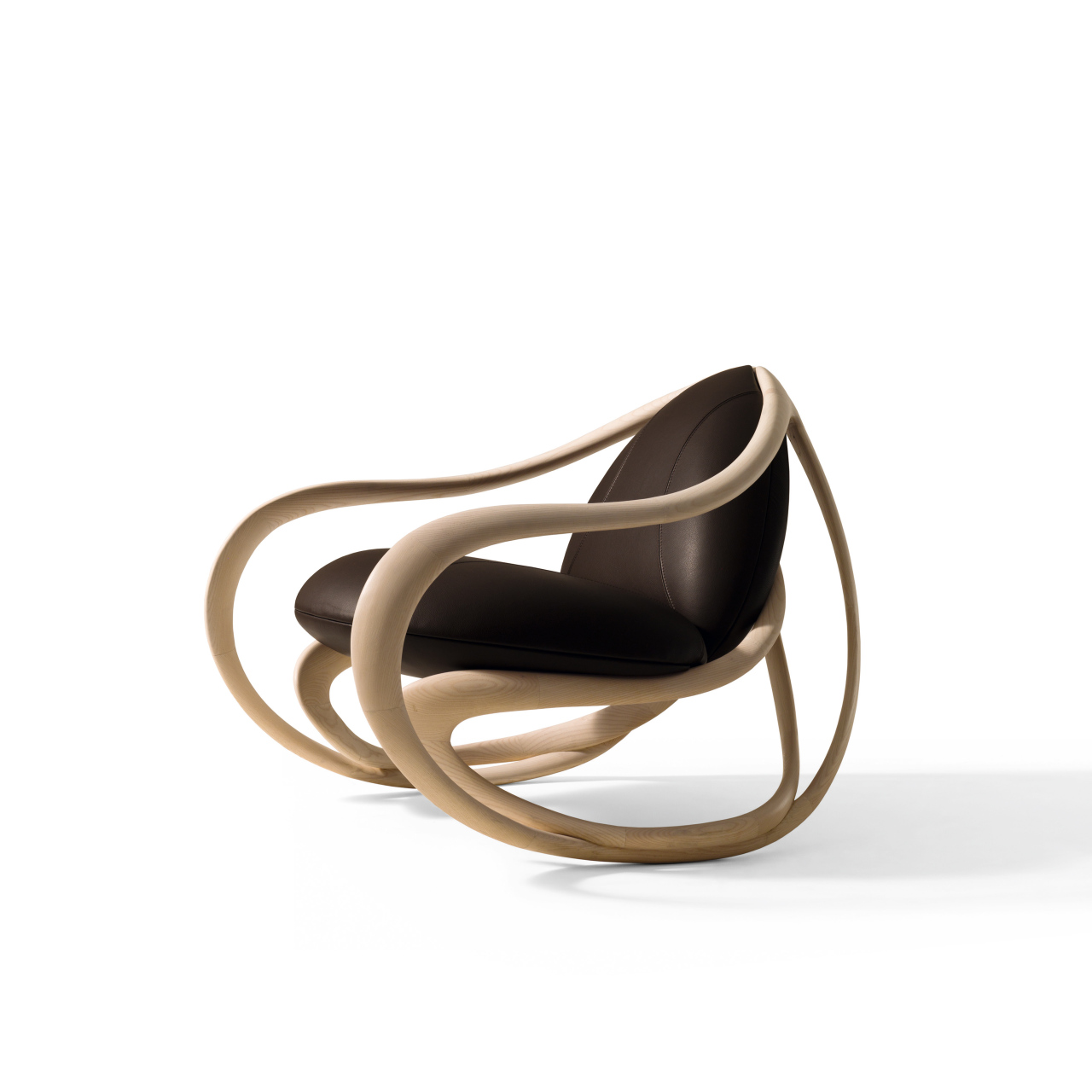 The “Move” chair from Italian luxury furniture brand Giorgetti (Hyundai Livart)