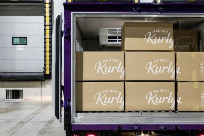 A truck loaded with grocery delivery firm Market Kurly's insulated corrugated boxes (Market Kurly)