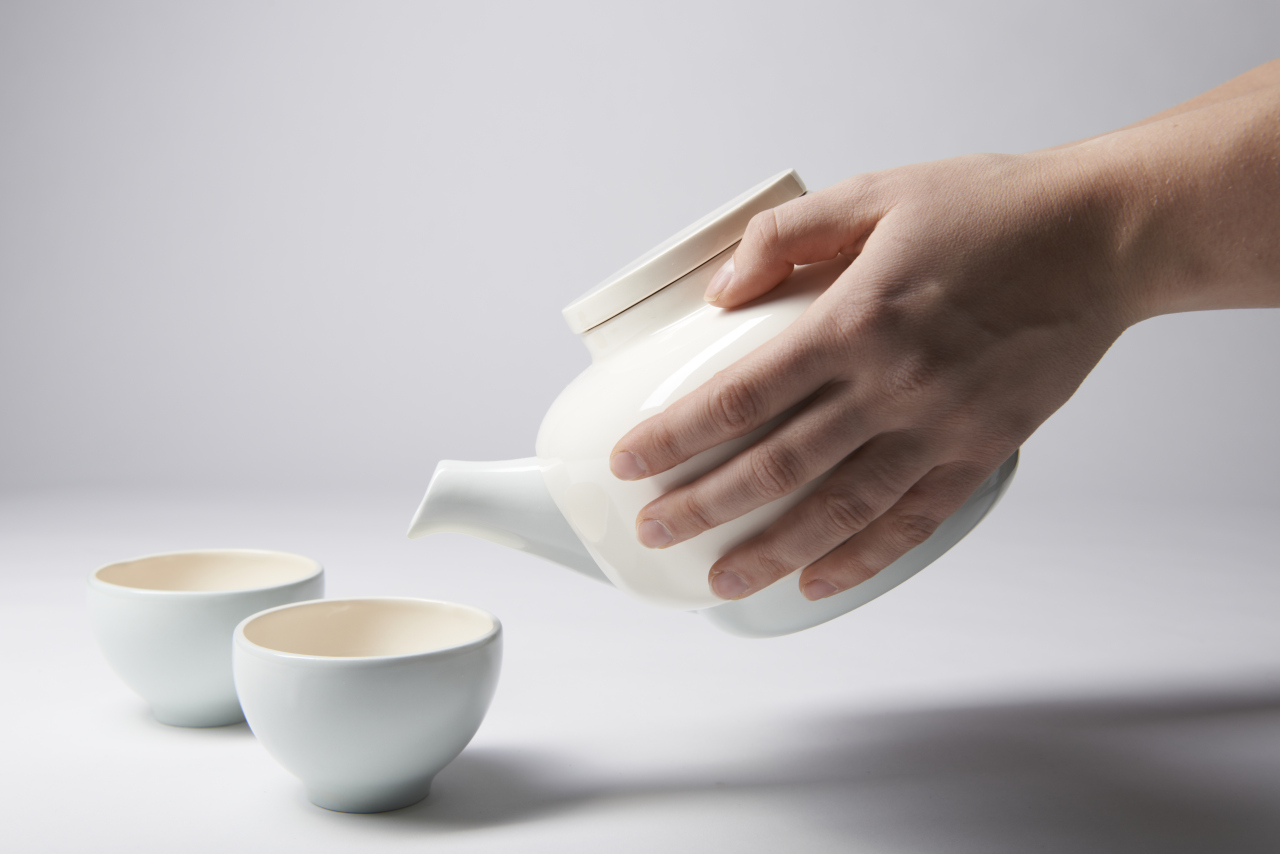 “Tea-Set Touch” by Inge Kuipers (Gwangju Design Biennale)