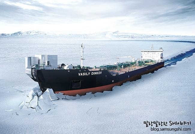 This file photo captured from the official blog of Samsung Heavy Industries Co. on Sept. 13, 2021, shows an icebreaking tanker built by the shipbuilder. (Yonhap)