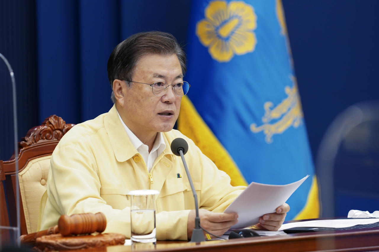 President Moon Jae-in speaks during a Cabinet meeting at Cheong Wa Dae in Seoul on Tuesday. (Yonhap)