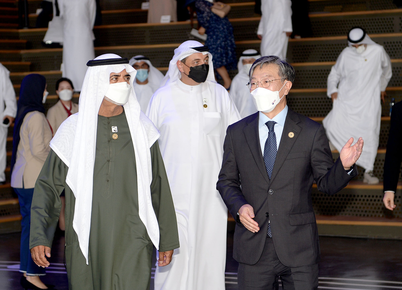 From left: Sheikh Nahayan Mabarak Al Nahayan, UAE minister of tolerance and coexistence and the commissioner general of Expo 2020 Dubai, Najeeb Mohammed al-Ali, executive director of the commissioner general office of Expo 2020 Dubai, and Yu Jeoung-yeol, president of Kotra, attend the opening ceremony of the Korea Pavilion at the Expo 2020 Dubai on Friday. (Courtesy of Kotra)
