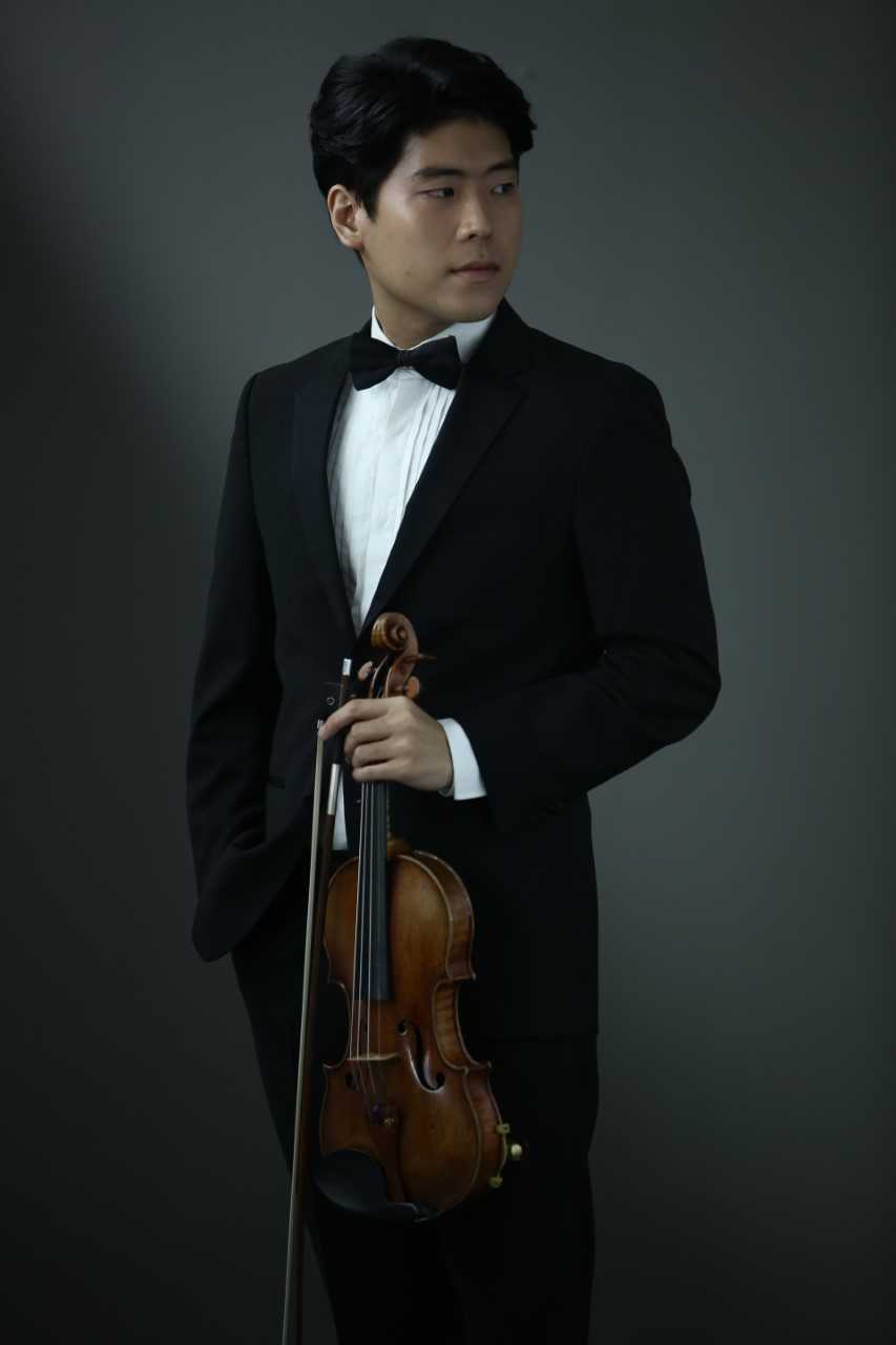 Violinist Daniel Cho (Sejong Soloists)