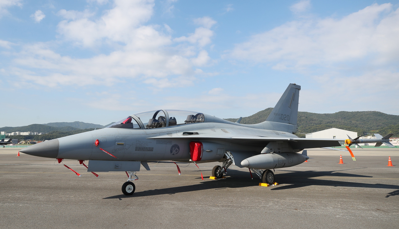 A South Korean-made FA-50 fighter jet is displayed at the Seoul International Aerospace & Defense Exhibition (ADEX) 2021 at Seoul Air Base, southeast of Seoul, on Monday. The annual expo runs till Friday. (Yonhap)