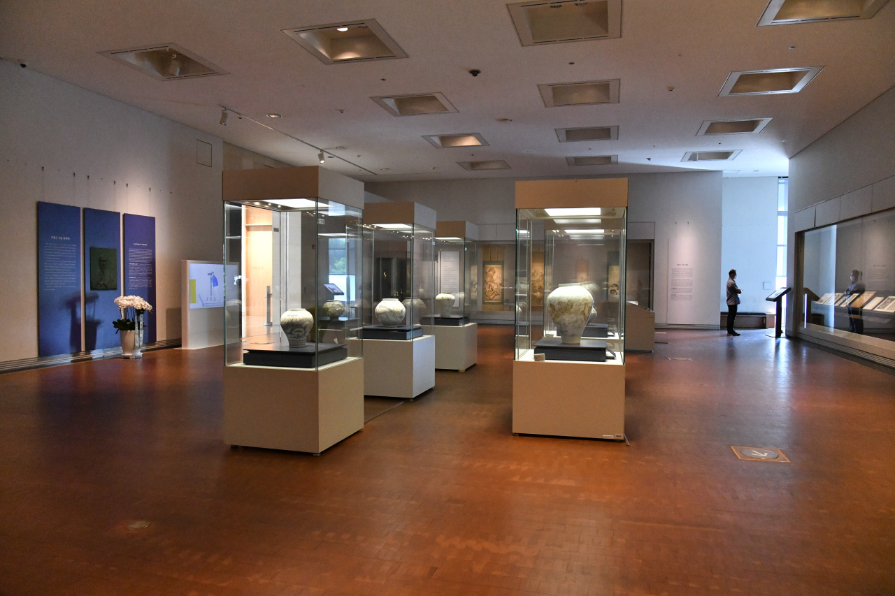 Lee Hong-kun Gallery of the National Museum of Korea (NMK)