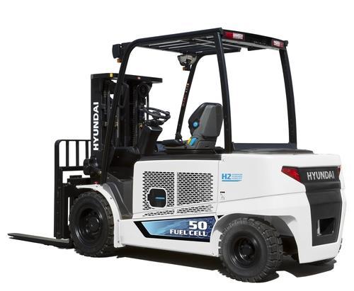 This file photo provided by Hyundai Construction Equipment Co. on Aug. 17, 2021, shows a 5-ton forklift powered by hydrogen fuel cells, which was developed by the company in 2020. (PHOTO NOT FOR SALE) (Yonhap)