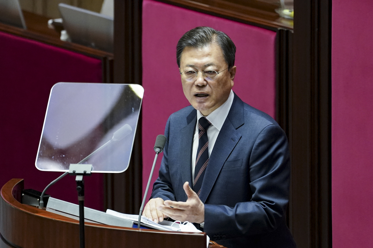 President Moon Jae-in delivers a speech at the National Assemsbly in Seoul on Monday. (Cheong Wa Dae)