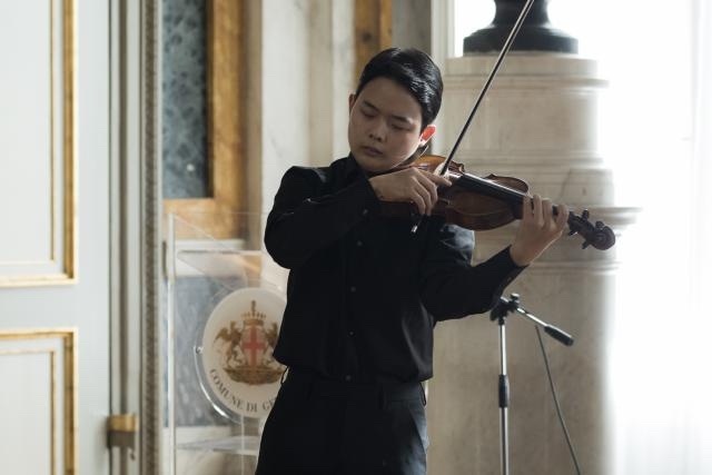 Violinist Chung Nu-rie plays the violin during the finals of the 56th International Violin Competition Premio Paganini. (Premio Paganini)
