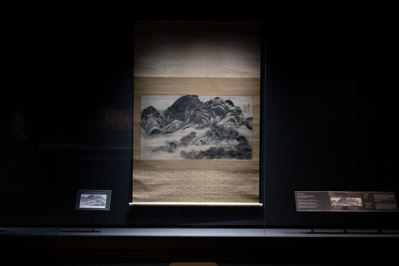 An installation view of “A Great Cultural Legacy: Masterpieces From the Bequest of the Late Samsung Chairman Lee Kun-hee” at the National Museum of Korea held in July (NMK)