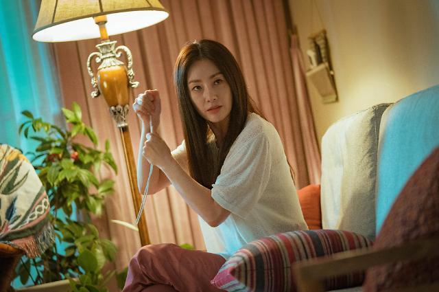 Oh Na-ra appears in “Perhaps Love,” directed by Cho Eun-ji. (New)