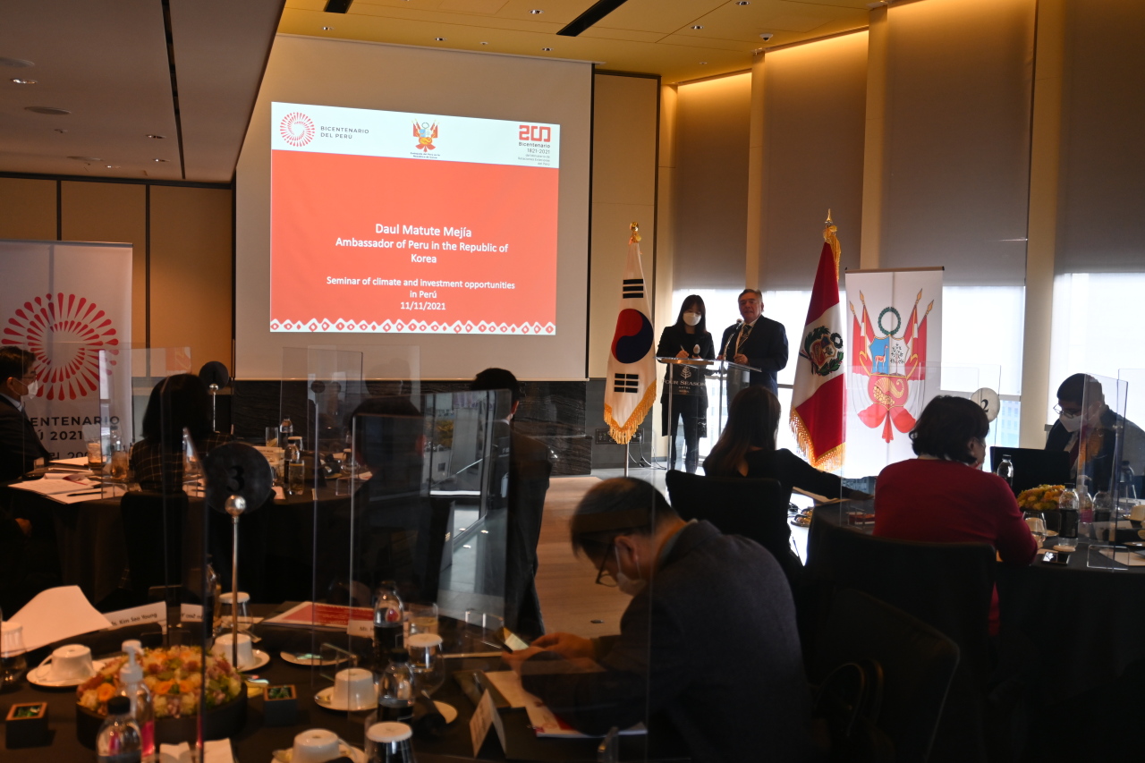 Peruvian ambassador to Korea Daul Matute Mejia presenting Climate and Investment Opportunities in Peru on Nov. 11 at Four Seasons Hotel in Central Seoul.